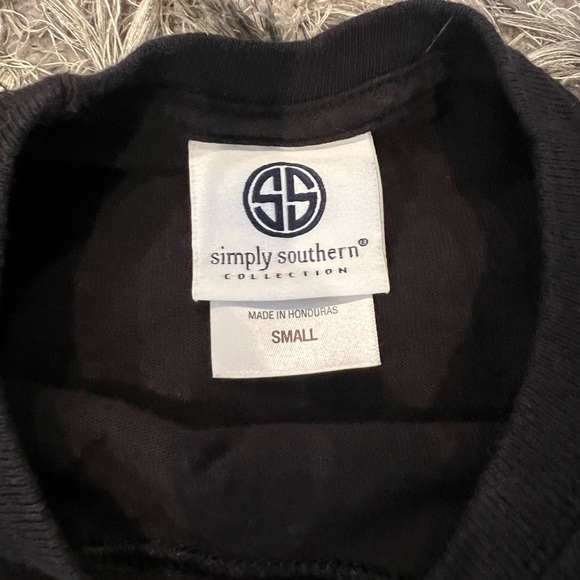 Simply Southern “I love Jesus A Latte” women’s size small - Picture 3 of 3